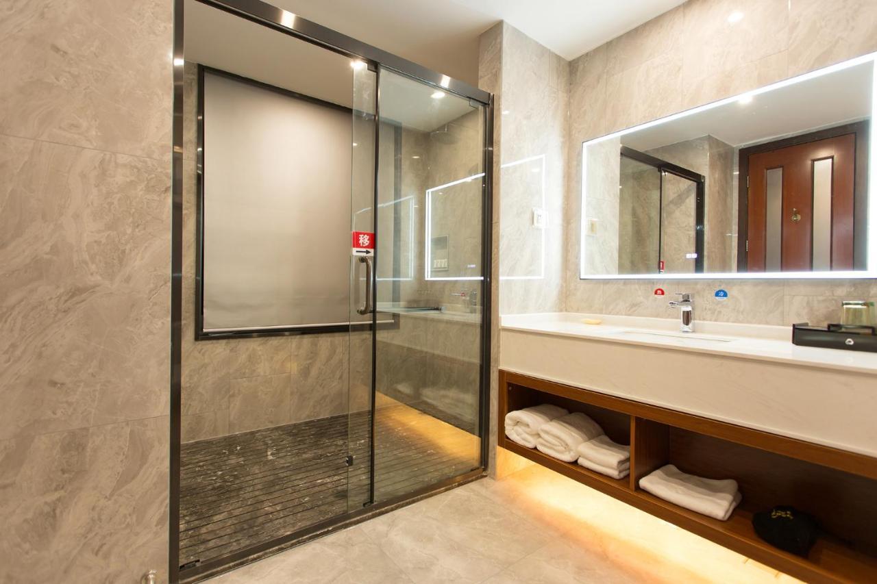 Guangzhou Nan Guo Hotel Exterior photo